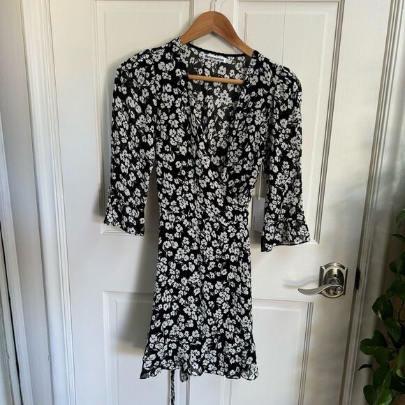NWT Reformation Zoe Wrap Dress in Elaine Size XS - Picture 6 of 10